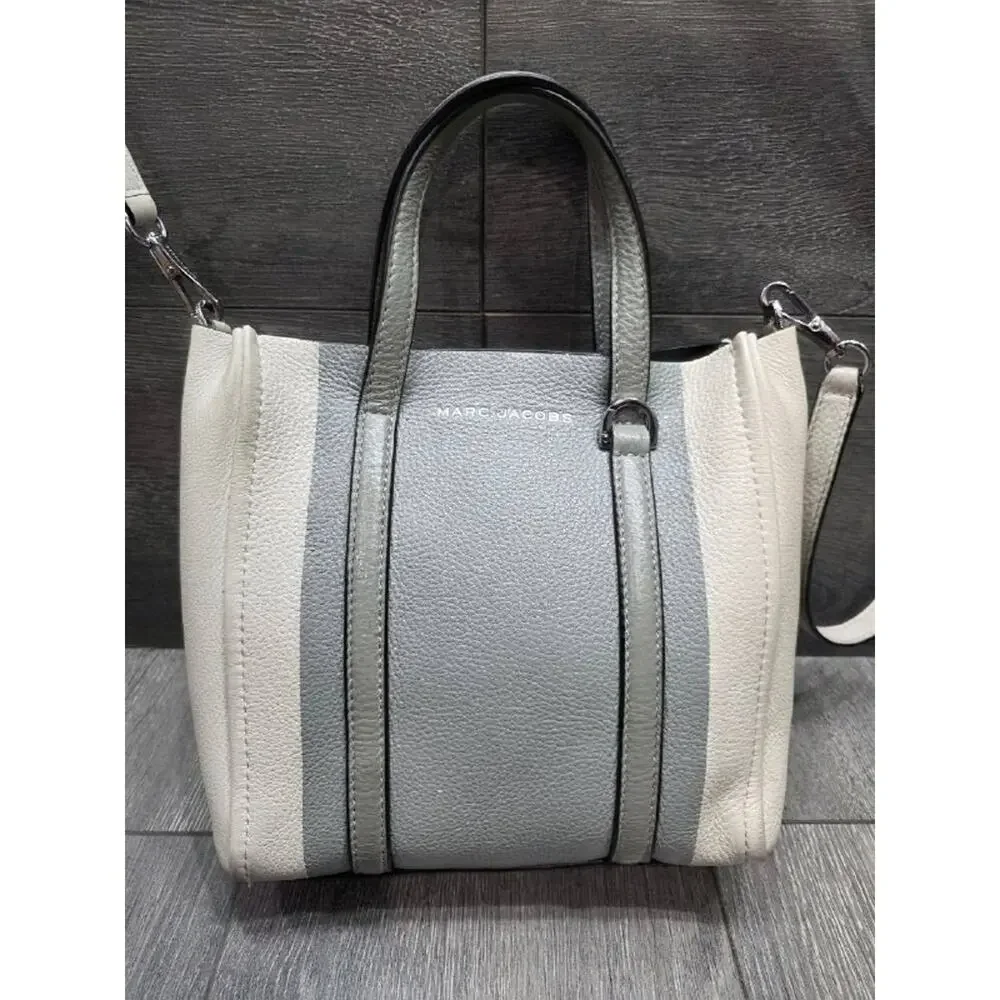 Marc Jacobs Grained Calfskin The Tag crossbody bag Tote Grey White B000680